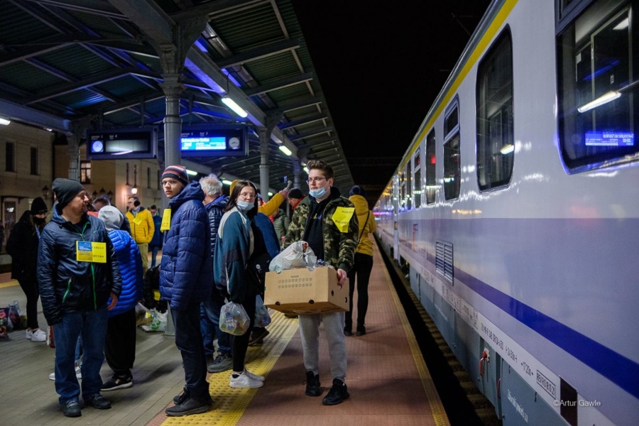 Wolontariusze na tarnowskim dworcu PKP